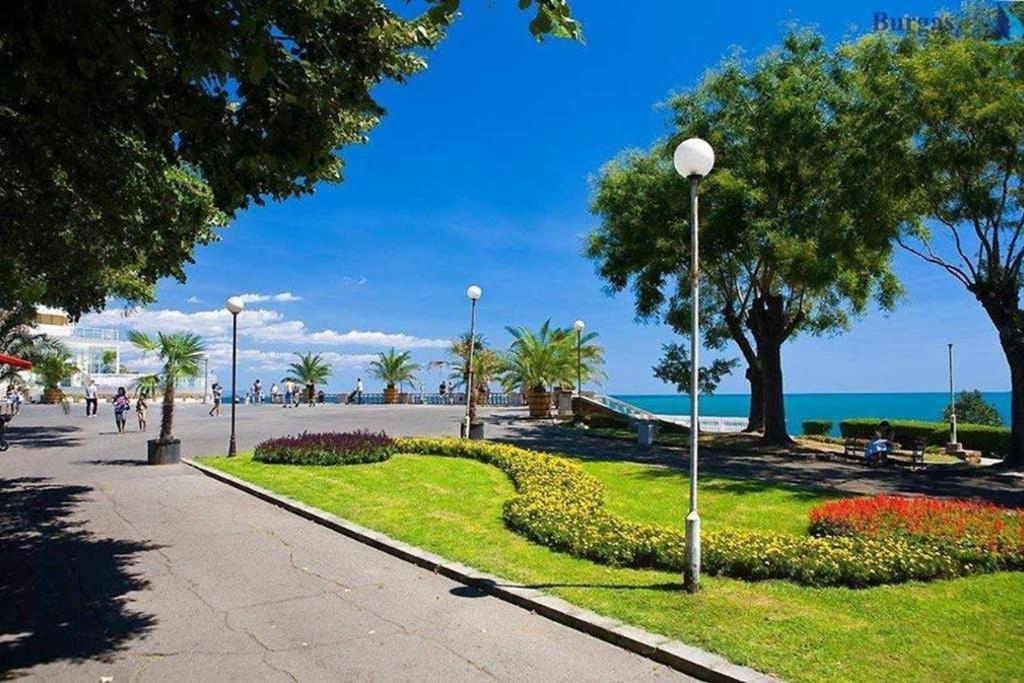 Comfy Home In The Heart Of Burgas Exterior photo