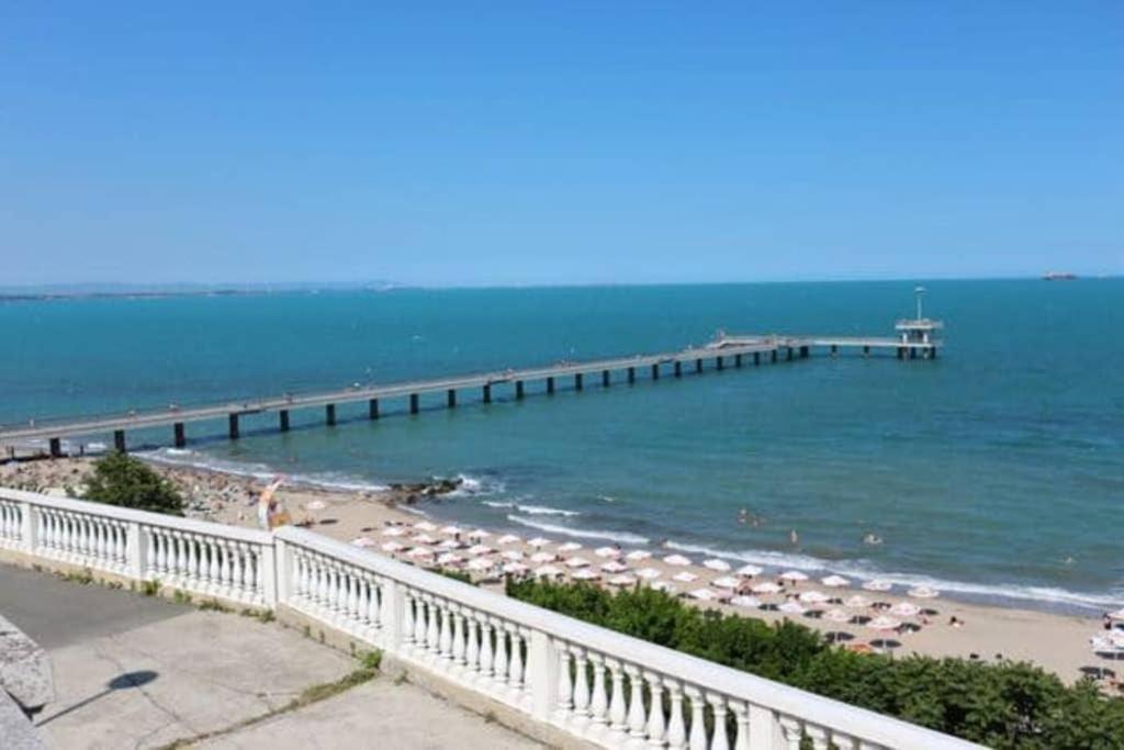 Comfy Home In The Heart Of Burgas Exterior photo