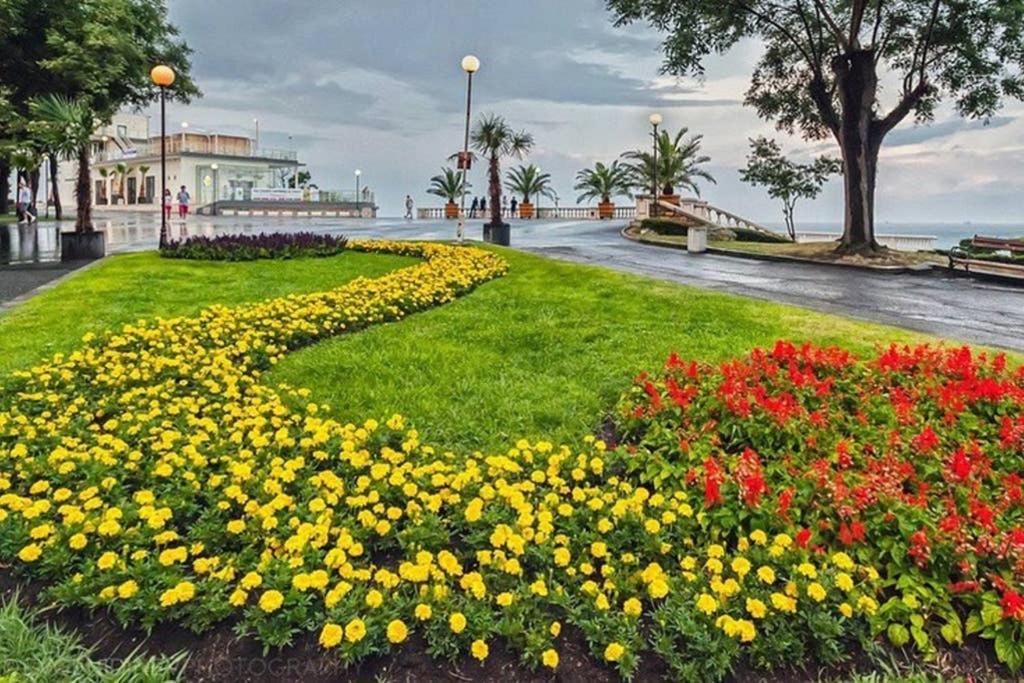 Comfy Home In The Heart Of Burgas Exterior photo